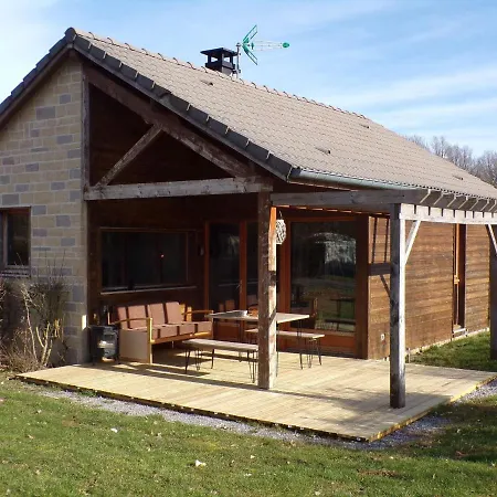 Semesterbostad Charming Holiday Home Number 8 In Signy Le Petit With Covered Terrace Signy-le-Petit